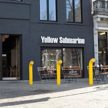 Couette-café Yellow Submarine 5*